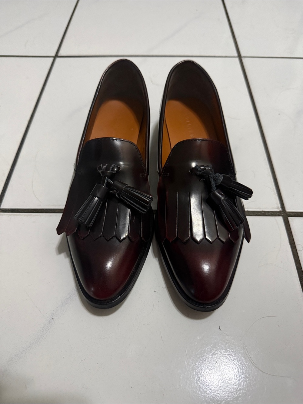 EVERLANE  Modern Tassel Loafers/ Dark Burgundy  Leather/ Size 6.5 / Excellent